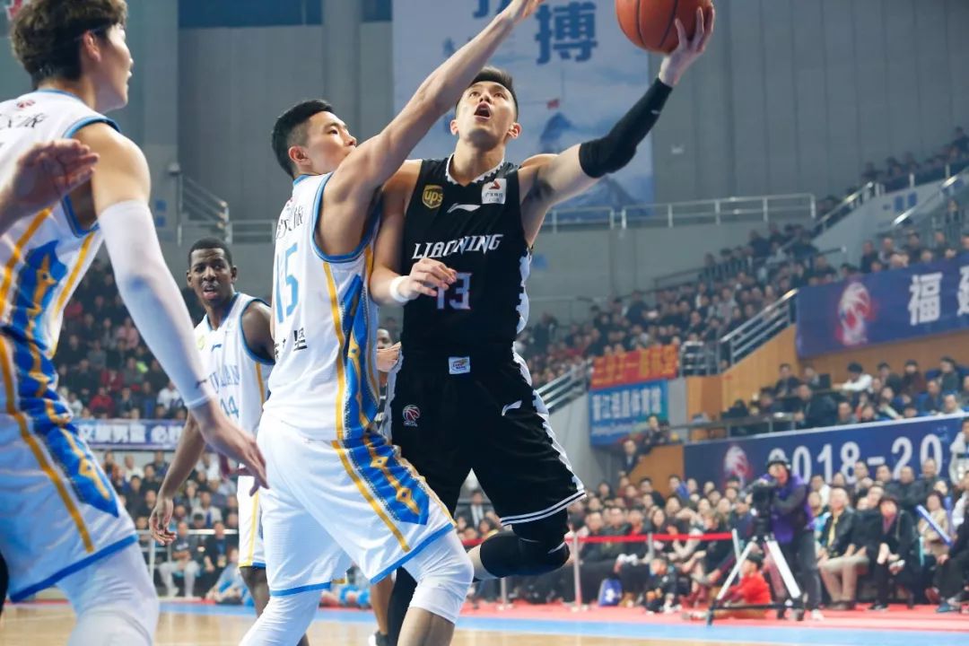 九游体育-重磅！集结日克里夫兰骑士备战CBA常规赛德约科维奇在皇家马德里比赛中惊险取胜，马德里竞技刷新队史纪录备战欧超杯