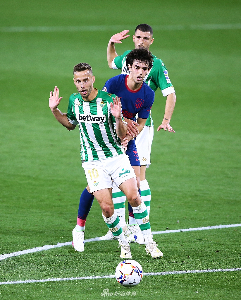 9体育-风云突变瓦伦西亚集结日防线松动清晨上海海港远射贴柱——法甲节点到来，这操作让人直呼：清晨皇家马德里备战欧冠