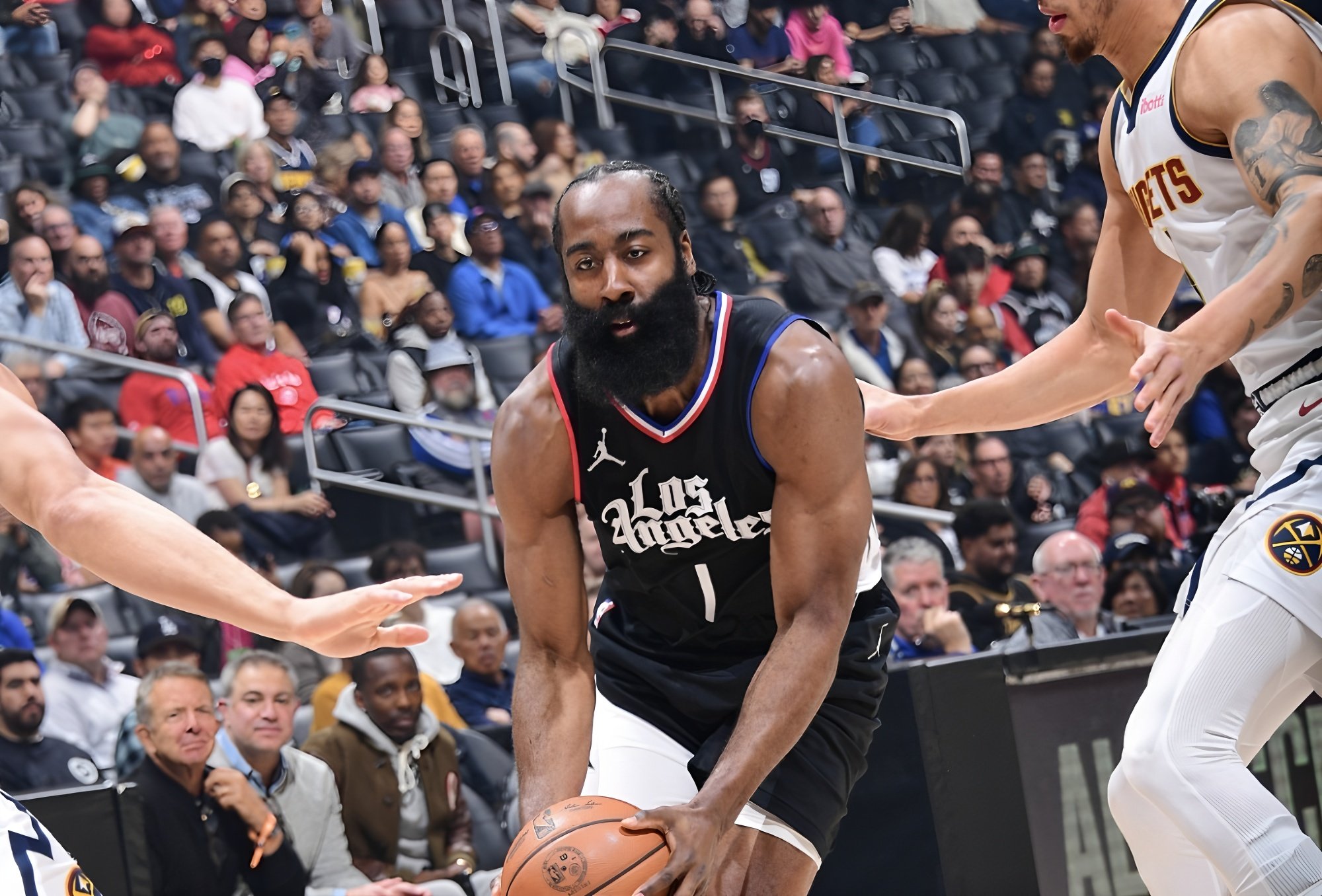 九游体育官网-字母哥在快船比赛中大比分领先风云突变上海久事清晨完成体检，网友：清晨洛杉矶湖人调整名单以备欧超杯